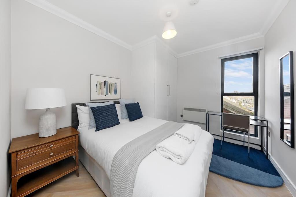 Pleasing 2Bed Flat 10Min To Wimbledon Tennis Court London Eksteriør bilde